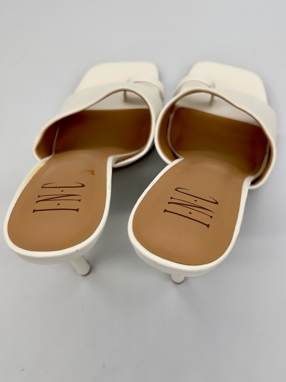 INC International Concepts White Open-Toe Slide Mules with Toe Loop - Picture 5 of 7